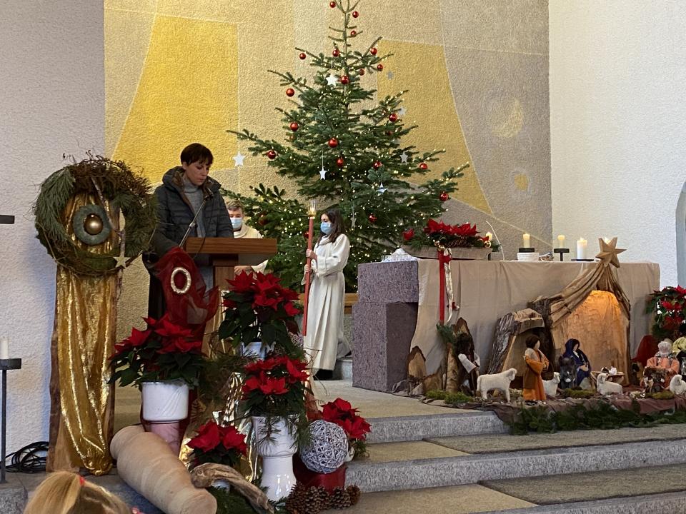 Katja Schätti unterstützt mit Lesung und Erzählung