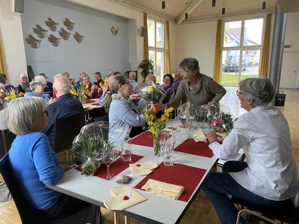 Helferteam erhält ebenfalls ein Dankeschön