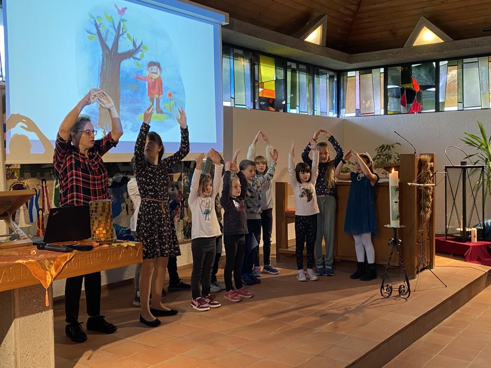 Gemeinsames Singen mit Bewegungs-Animation