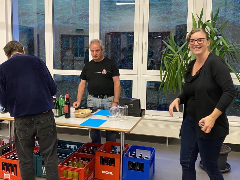 Getränke und Dessert zur Selbstbedienung