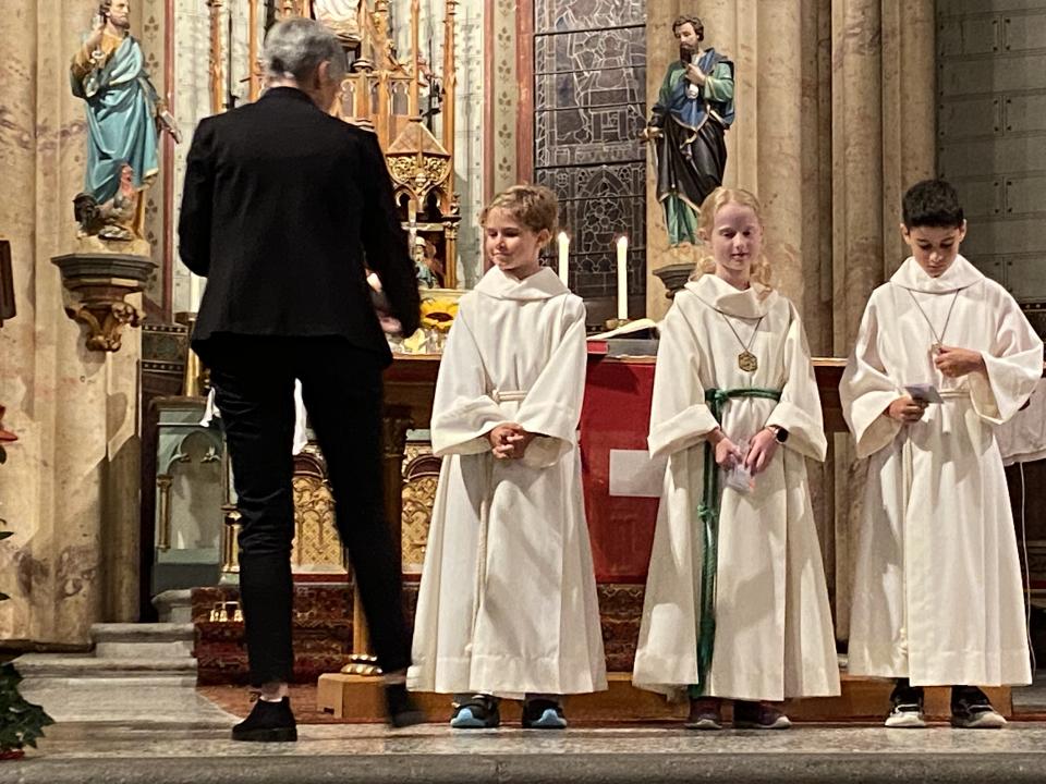 Übergabe der Mini-Plakette/-Ausweis