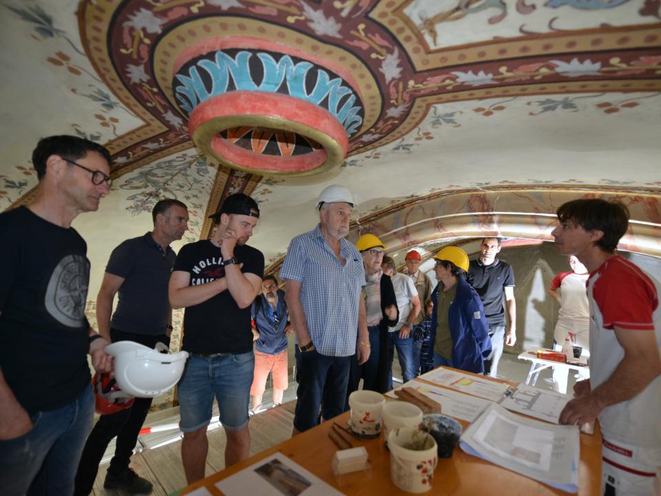 Blick durch die Lupe zum Dachstock 