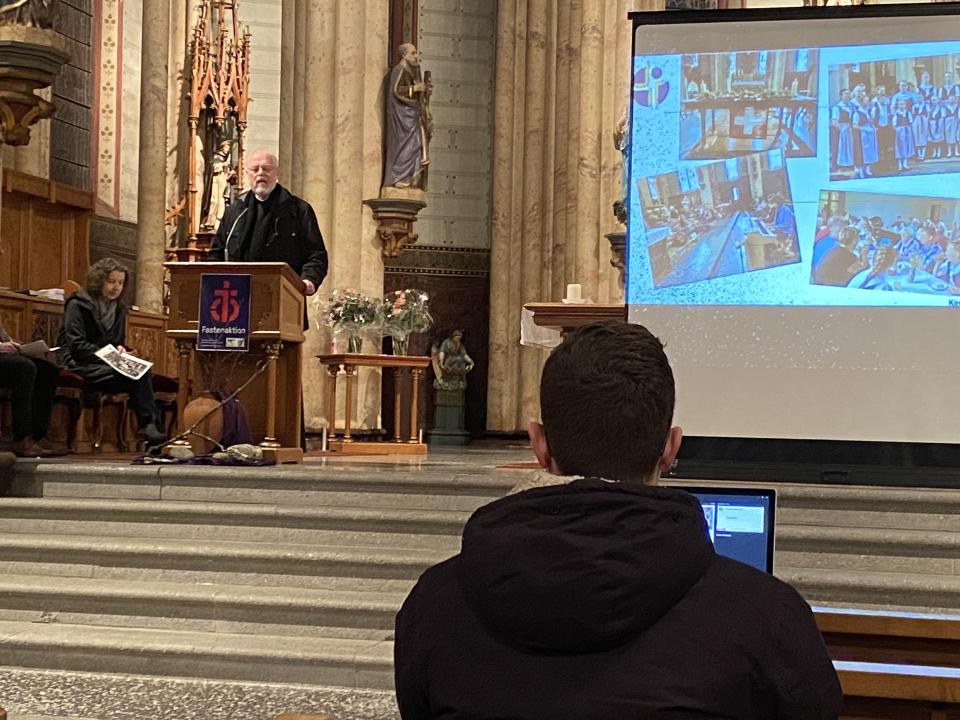 D. Albus und P. Gregor beim Rückblick und Ausblick