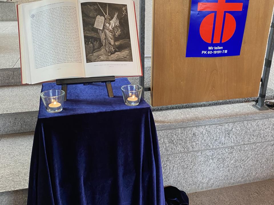 aufgeschlagene Bibel