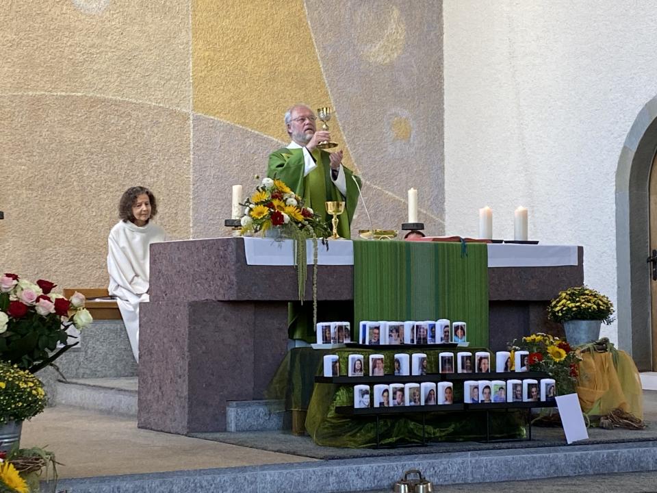 Zelebrierender Pater Gregor