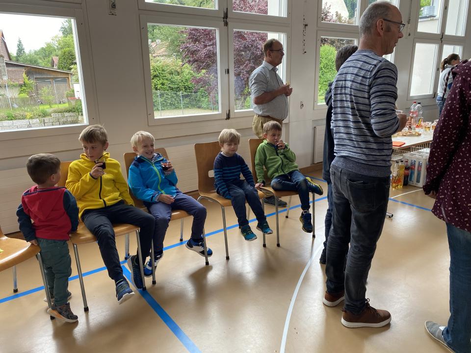 Gemütliches Sitzen für die Jungmannschaft :-)