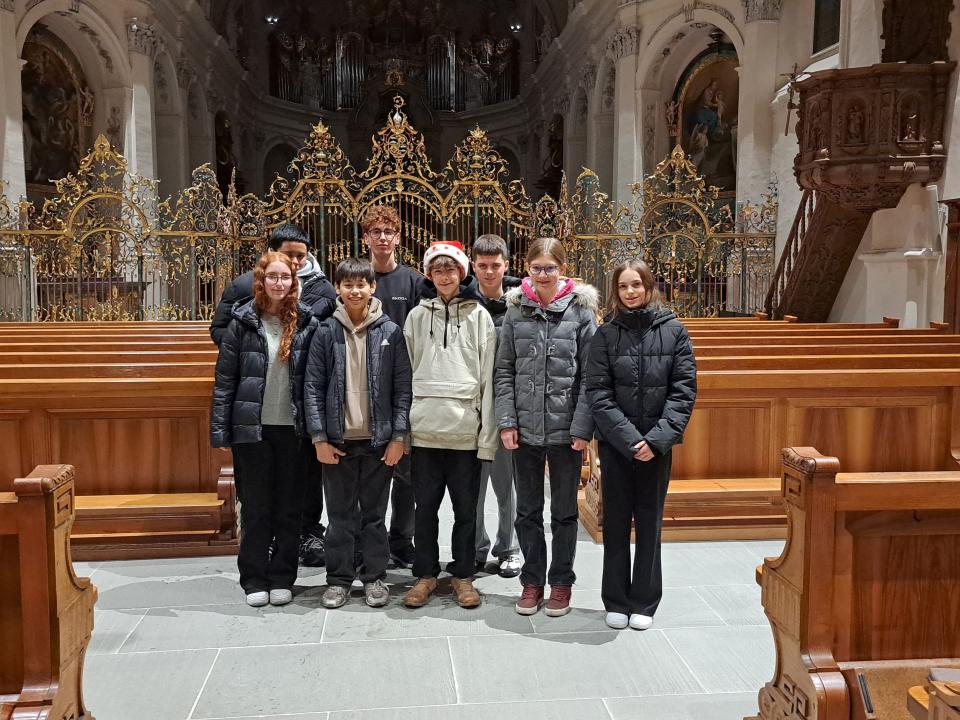 Firmweg 2025 - Kloster WG - Guppenfoto in der Klosterkirche