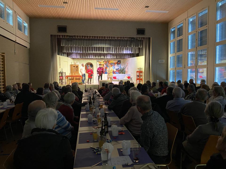 volle Turnhalle