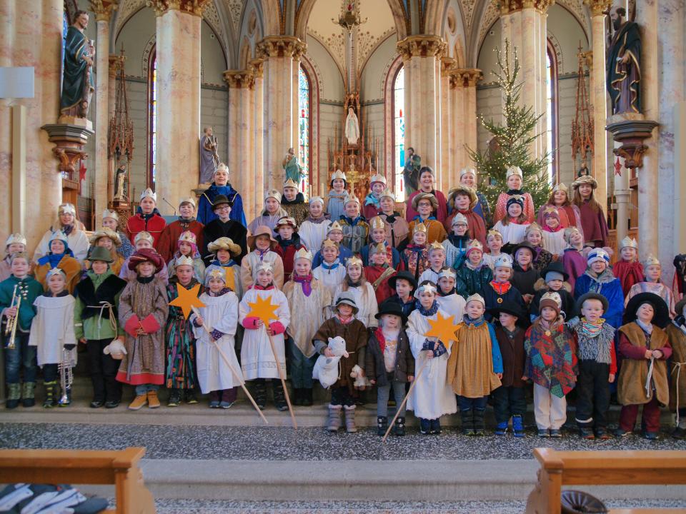 80 Sternsinger brachten den Segen in die Haushalte Dussnang