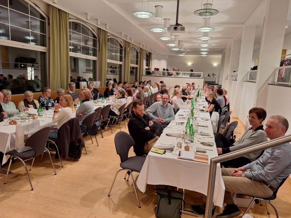 Freiwillige Helferinnen und Helfer