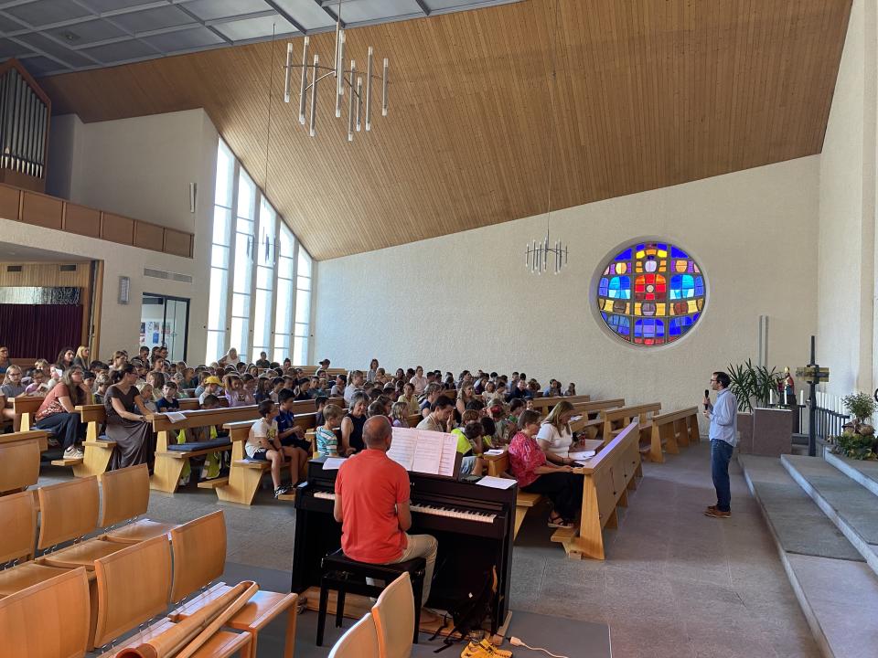 Blick in die Kirche