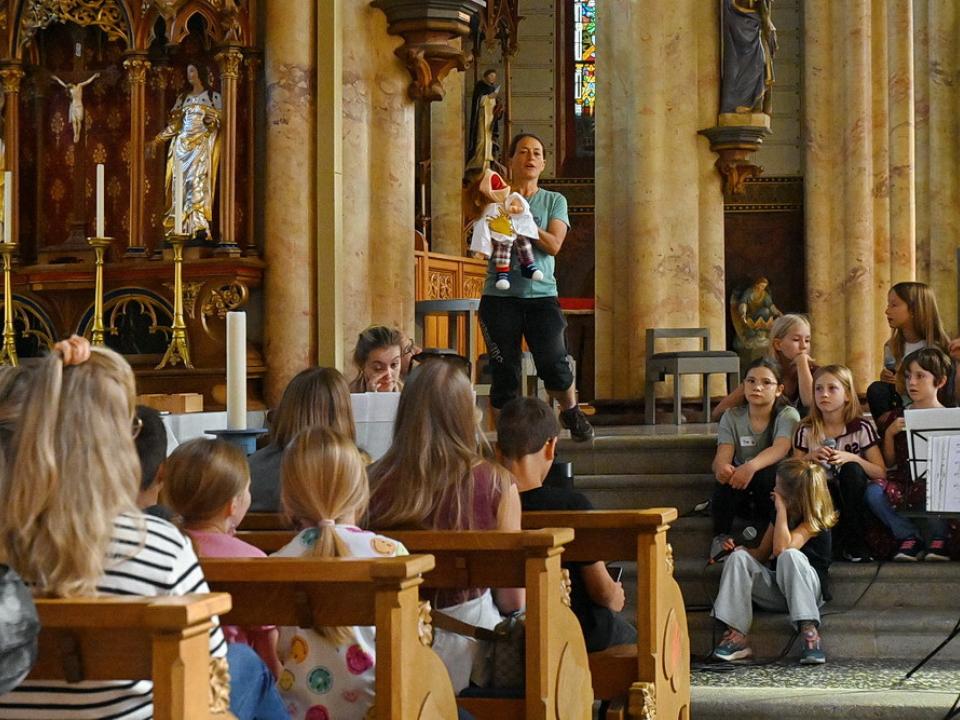 Feier in der Kirche