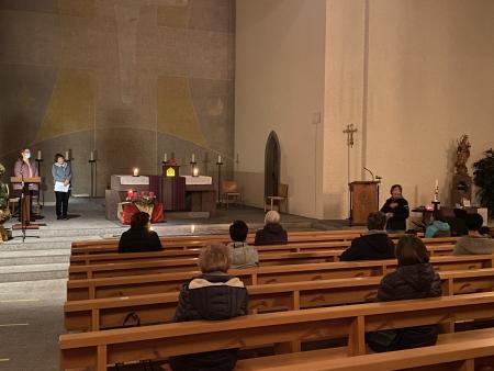 M. Hug und A. Stark begleiten durch den Abend