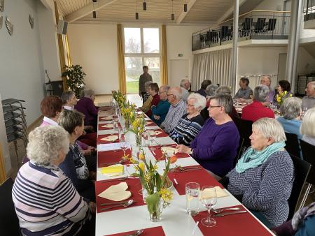 Edith Vogel begrüsst