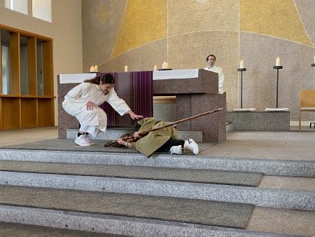 Bildliche Darstellung der Elija-Geschichte durch Jugendliche