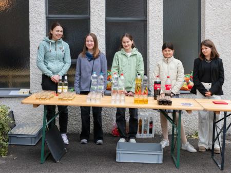 Nette Bedienung am Apéro