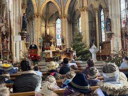 Pfarrer Appl erläutert