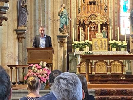 wünscht gutes Gelingen