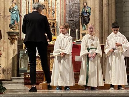 Übergabe der Mini-Plakette/-Ausweis