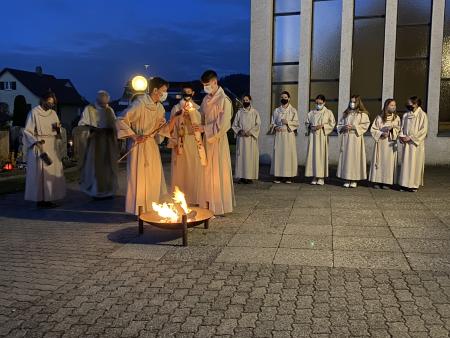 Entzündung der Osterkerzen 