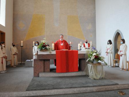 Generalvikar Thürig am Altar