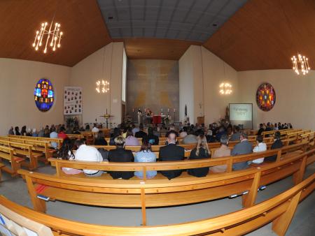 Rundsicht in die Kirche