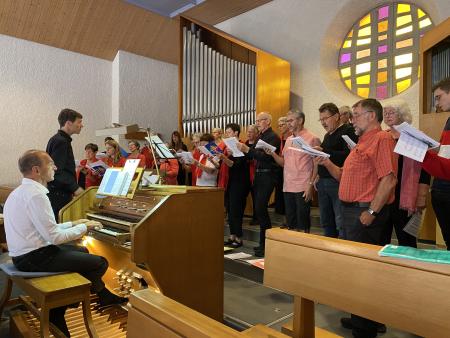 Kirchenchor Fischingen singt zu Ehren von D. Albus