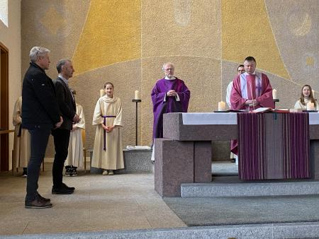 Glaubensbekenntnis vor Zeugen